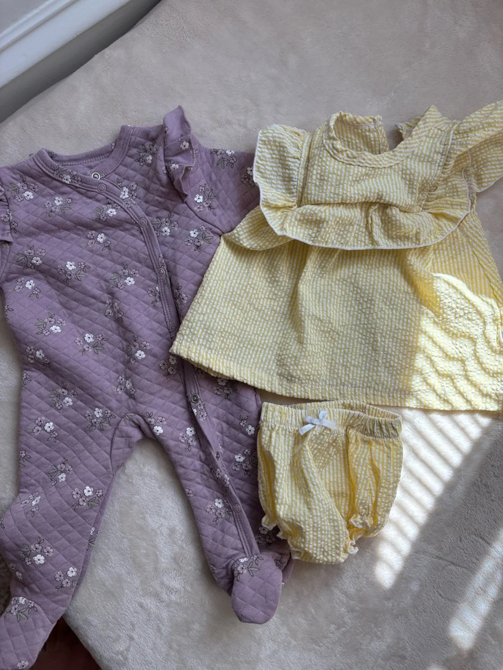 Badgley Mischka 3-6m baby set Seersucker Ruffle Dress Bloomers Quilted Sleeper